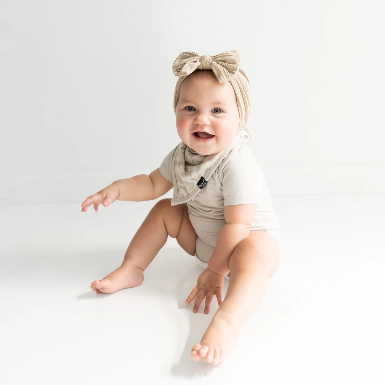 Bib In Oat Leopard - Image 3