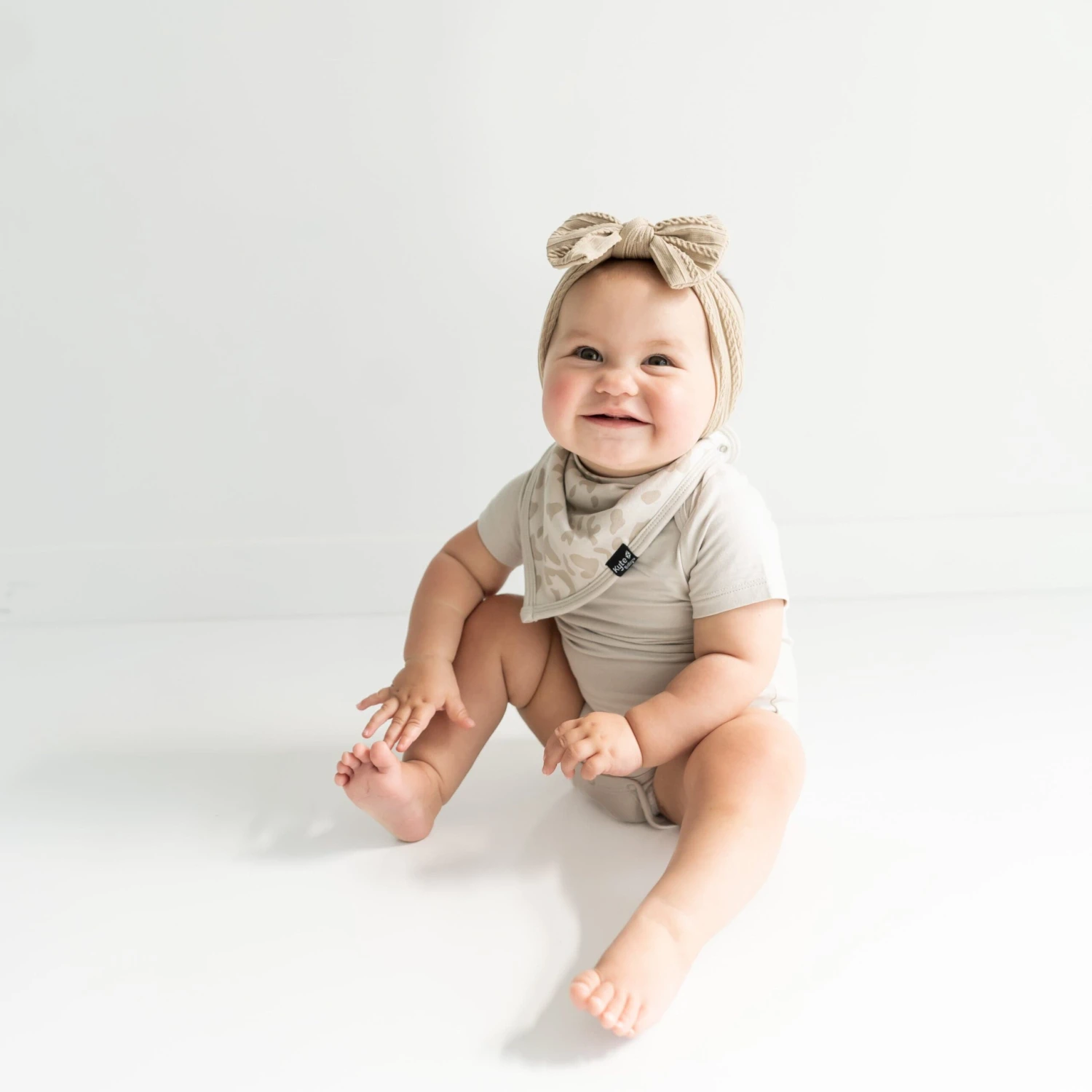 Bib In Oat Leopard - Image 2