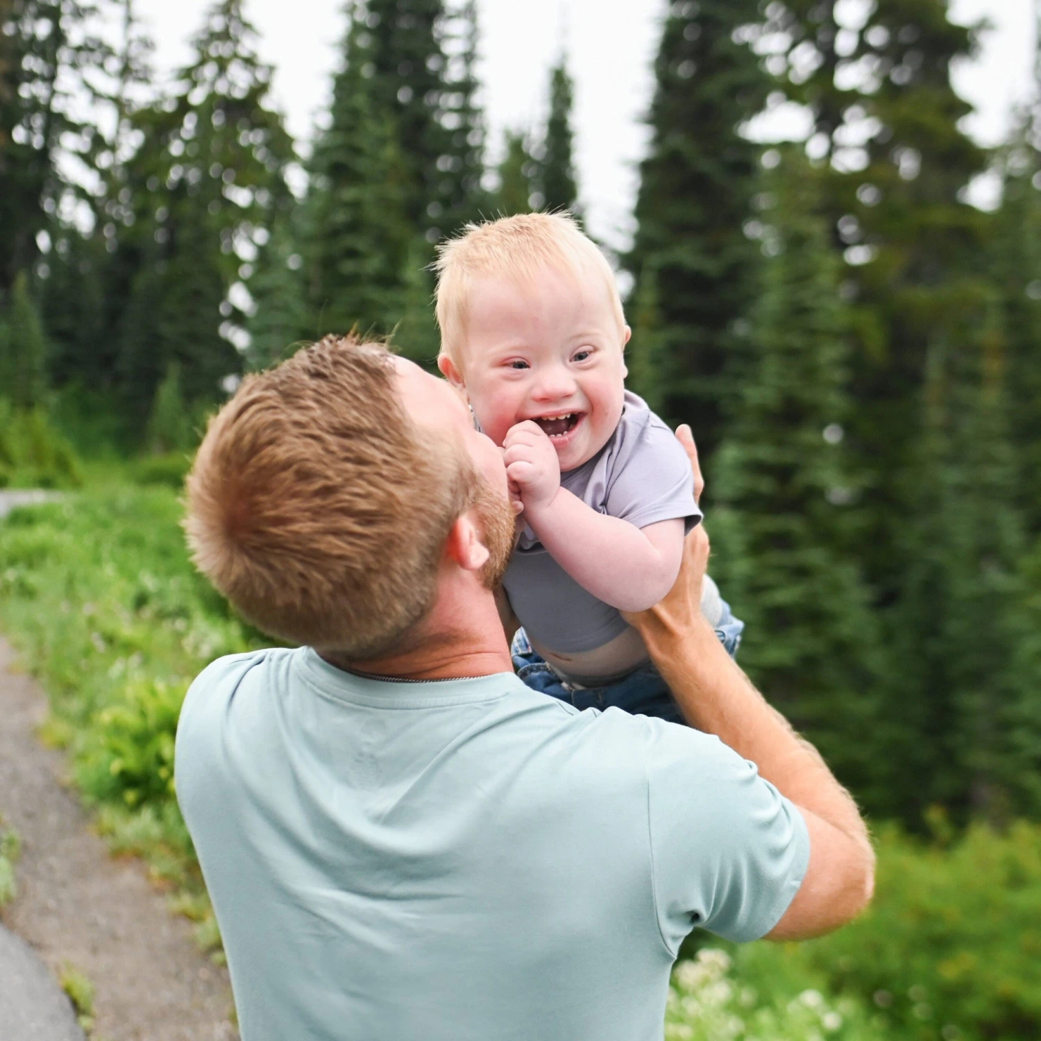 Men's Crew Neck Tee In Glacier - Image 6