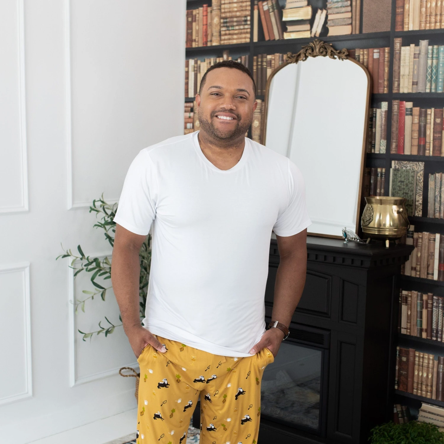 Men's Lounge Pants In Hufflepuff™ - Image 4