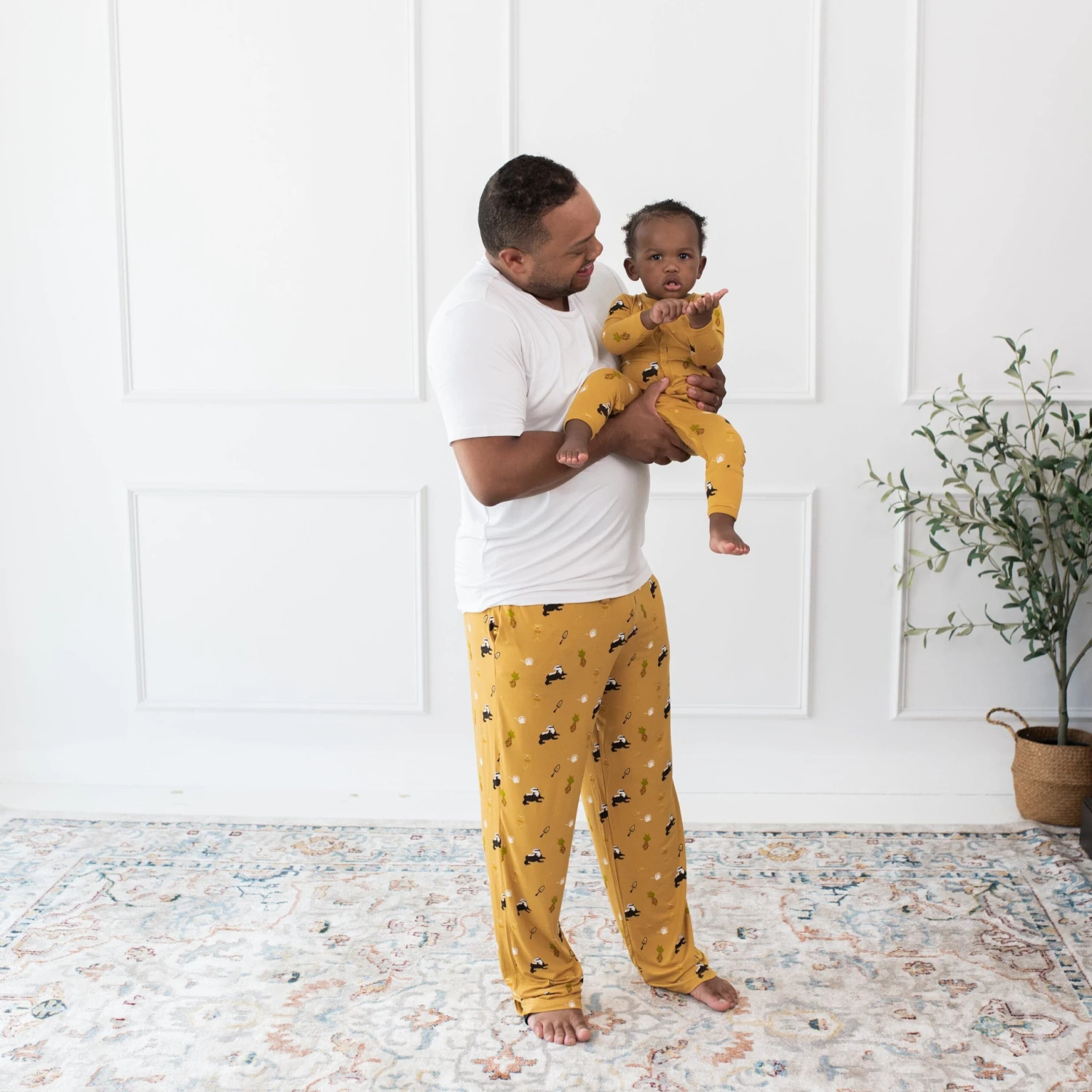 Men's Lounge Pants In Hufflepuff™ - Image 3