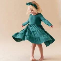 Long Sleeve Tiered Dress In Emerald