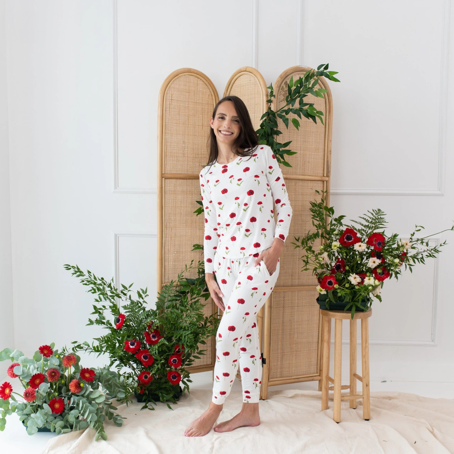 Women's Jogger Pajama Set In Cloud Poppies - Image 4