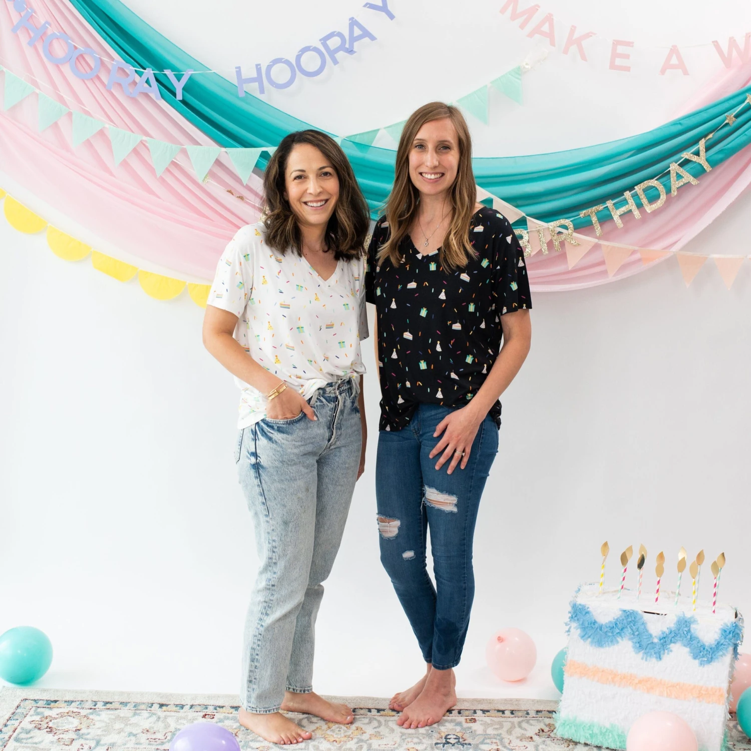 Women’s Relaxed Fit V-Neck In Midnight Party - Image 4