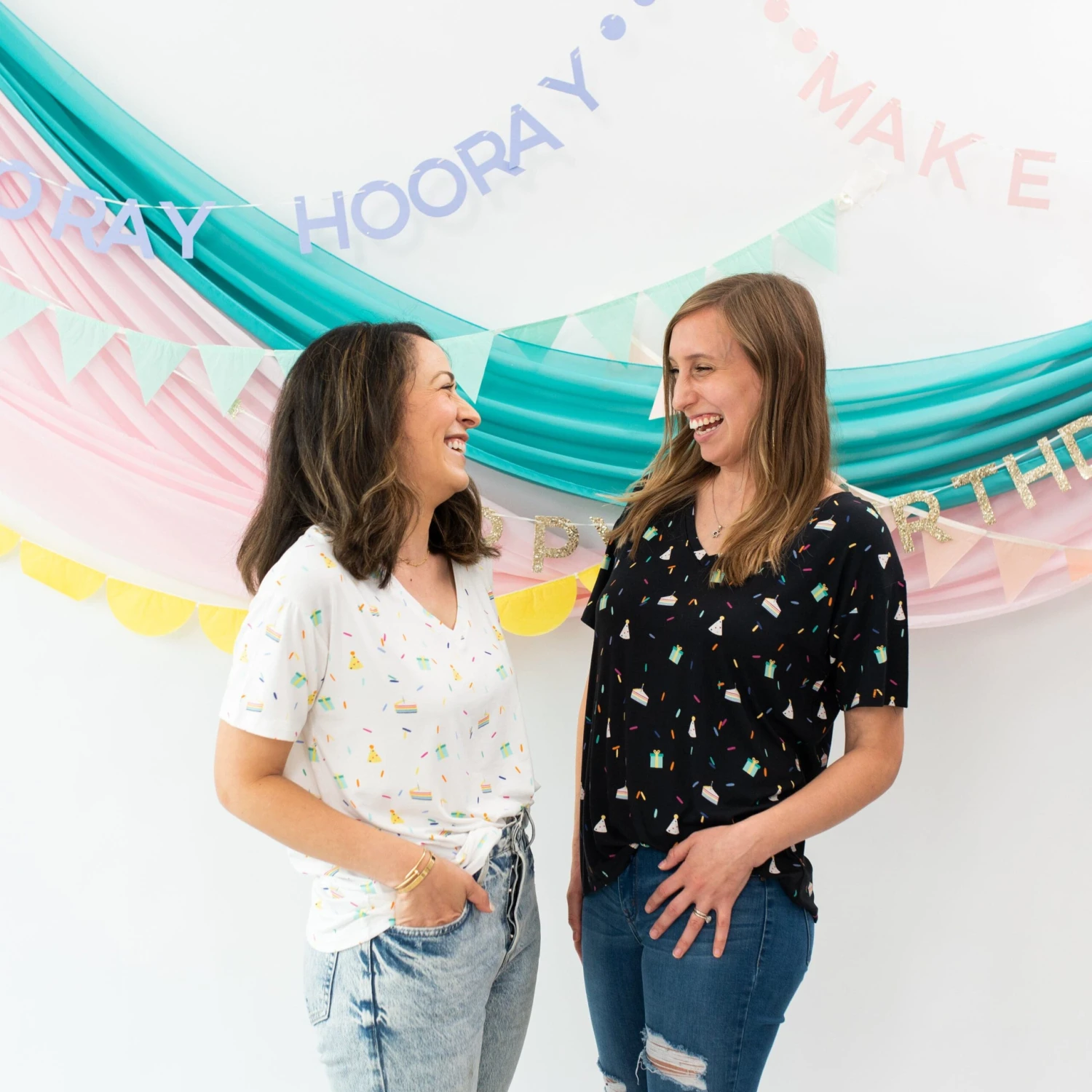 Women’s Relaxed Fit V-Neck In Midnight Party - Image 3